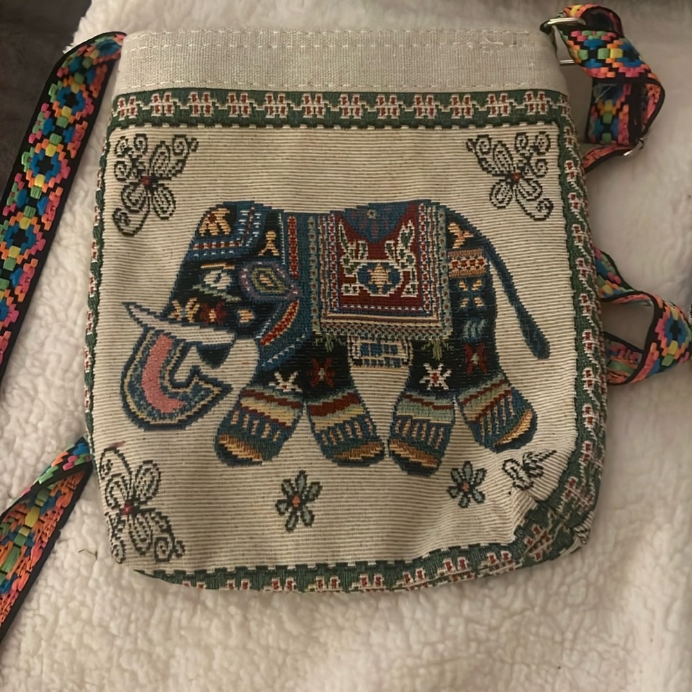 Tinga Ella and Lou, a perfect addition to your handbag wardrobe.